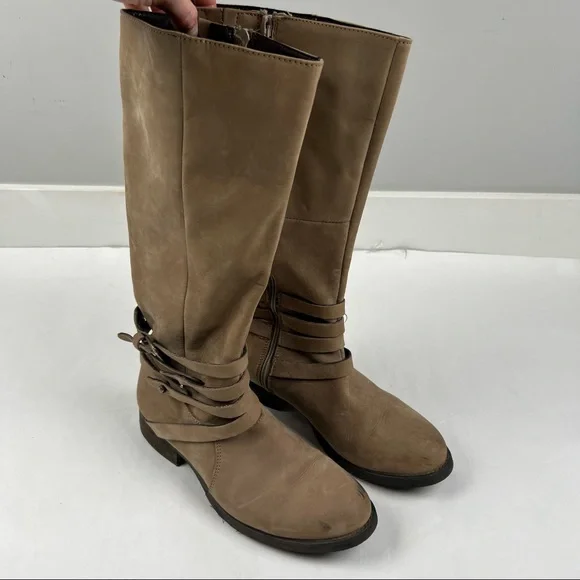 Steve Madden - Adriian Boot - Tan Low Heel Riding Boots w/ Wrap Around Buckle - Picture 2 of 12